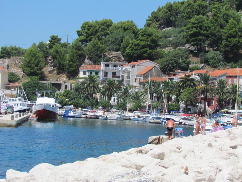Casa Rosada Hotel Podgora Exterior foto